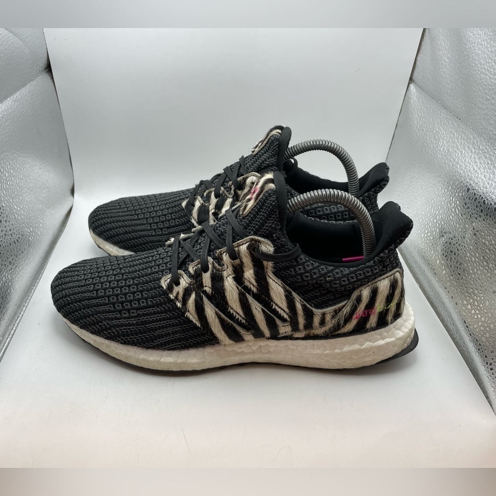 Adidas Ultraboost DNA zebra men’s sneakers size 7/ women’s 8.5